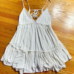 American Threads. Size Large. White dress/cover up. 96% rayon 4% spandex